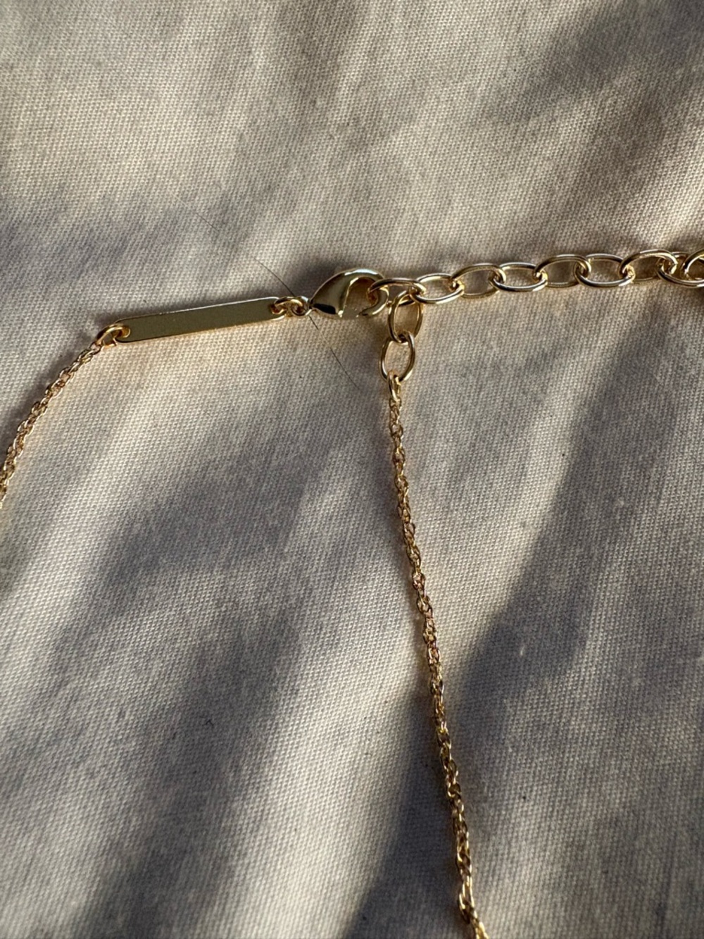 Kendra Scott Gold Necklace with Red Rose Pendant - Picture 3 of 4